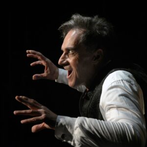 "Informe a la academia"